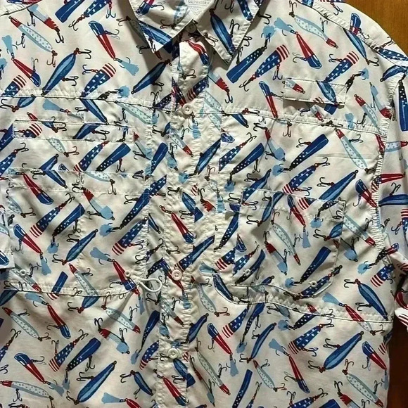 Reel legends, fishing shirt, size large - Picture 3 of 7